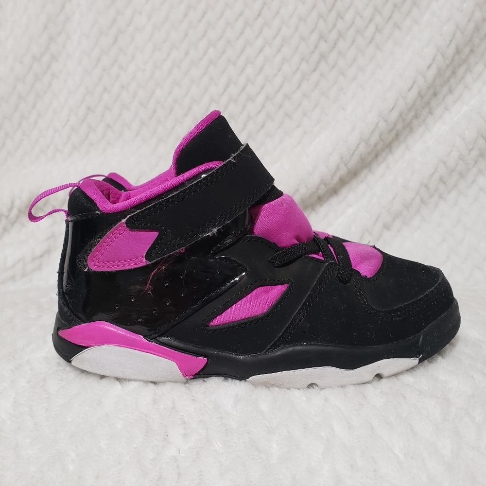 Girls Jordan's - Picture 3 of 7